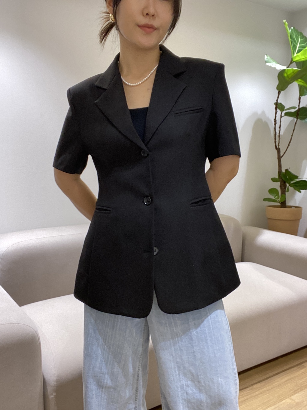 허리 라인 잘록 반팔 여름 자켓 싱글버튼 여름 하객룩 국내제작 블랙