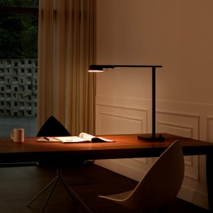 BAENUE 배뉴 더 뉴 램프 LED스탠드 - Black