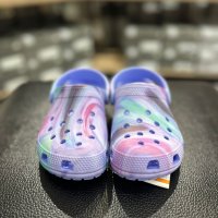 [아동용] CROCS 샌들 클래식 스월 다이 클로그 K CRS208398 MOON JELLY