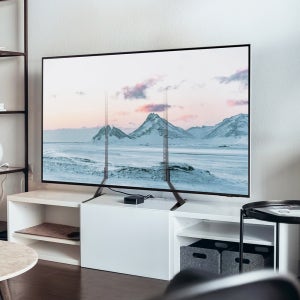 장식장 탁상용 TV스탠드 티비거치대 브라켓 50인치 55인치 65인치 BLS-26L