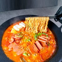 만세식당 햄사리듬뿍 부대찌개밀키트 캠핑음식 국물요리 술안주 3인분 택배 부대찌게