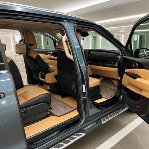 리노 가죽 코일매트 모노륨 장판 시공 효과 4세대 카니발 7인승 아웃도어 오토카라지