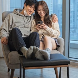 코지스틸 2단 우드 사무실 발받침대 현관 신발장 겸용 의자