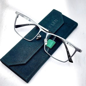 티타늄 안경테 블루라이트차단 안경 가벼운 긱시크 돋보기 남자 여자 명품 패션 사각