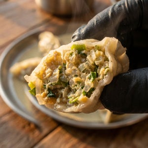 수제 고기만두 육즙 가득 얇은피 만두 아이 간식 청주 명물 우아한만두