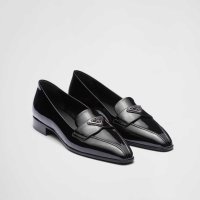 프라다 페이턴트 로퍼 Patent leather loafers 1D193N