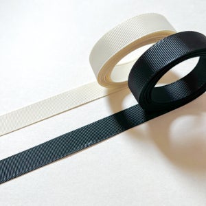 [리본짐색 사용] (3m 단위) 16mm 블랙/아이보리 무광 그로스그레인 엠보 리본 단품