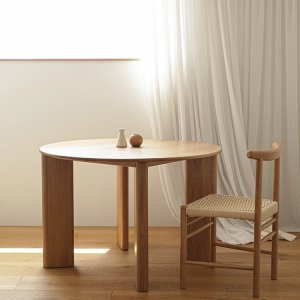 우디크 라인 원형 테이블 오크원목 식탁
