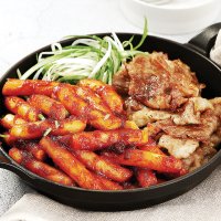 차돌박이 200g 때려넣은 기름 떡볶이 쌀떡