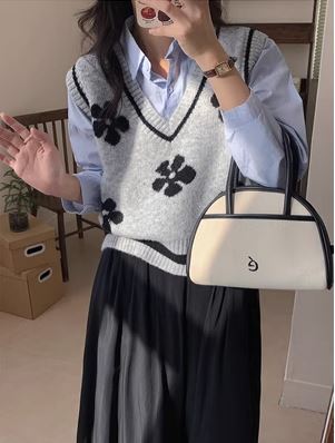 여성 브이넥 루즈핏 플라워 회색 그레이 봄 초가을 캐주얼 꽃 컬러 짧은 스웨터 레트로 꽃무늬 베이직 캐주얼 데일리 귀여운 레이어드룩 레이어드 스타일 니트 조끼