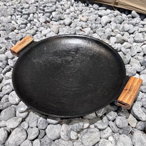 트루버 무쇠 그리들 팬 주물 불판 솥뚜껑 나무손잡이 포함 38cm