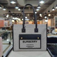 BURBERRY 버버리 스몰 프레야 투톤 캔버스 레더 토트백 8044137