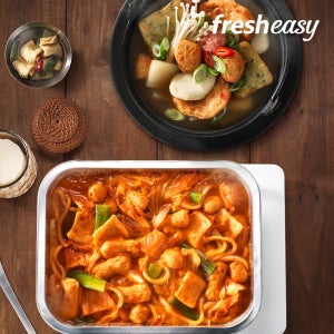 직화용기에 넣고 끓이면 끝! 간편 캠핑포차 김치 어묵 우동전골(2인분) 1팩 + 고래사 어묵탕 1팩