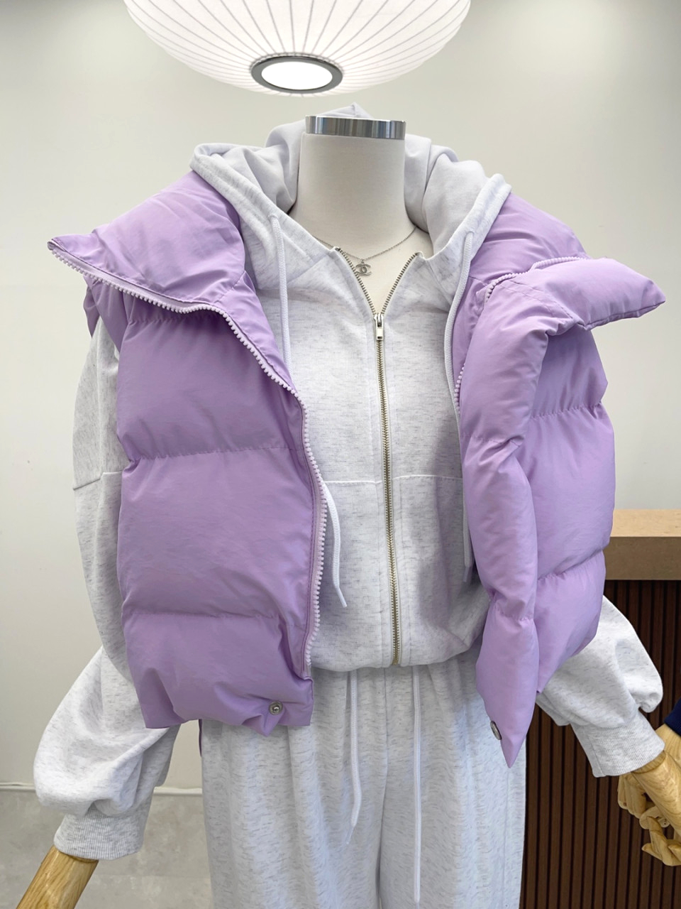 4color 팡파레 웰론 오버핏 여성 패딩조끼 상세 이미지 9