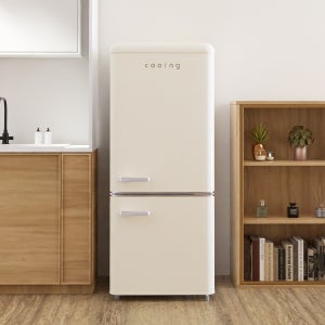쿠잉 레트로 소형냉장고 REF-C182 크림 미니 원룸 사무실 신혼 슬림