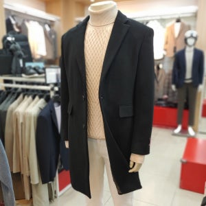 캐시미어 혼방과 덕다운 안감으로 따뜻한 STCO 블랙 베이지 코트,싱글 체스터 안감 내피