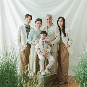 대구 남구 가족사진 리마인드촬영 의상대여 컨셉사진관 포시즌패밀리 스튜디오 헤어메이크업무료제공