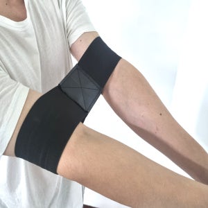 에이든 골프 쫀쫀 암밴드 스윙교정 치킨윙 방지 오버스윙 탄력밴드 팔 삼각형 유지