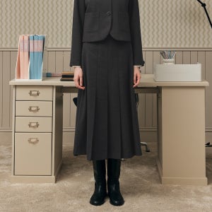 [제로스트릿]체르니 플리츠 스커트 CHERNI PLEATED SKIRT / CHARCOAL