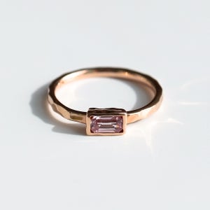 14K 18K 렉탱귤러 핑크 사파이어 해머링 반지