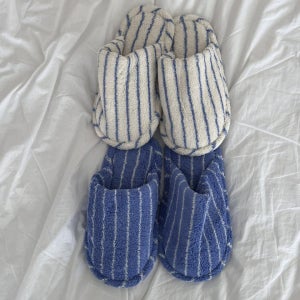 [2color] 데일리 홈슈즈 룸슈즈 스트라이프 실내화 털슬리퍼 거실화