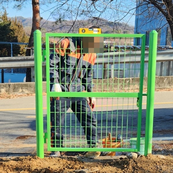 [국내제작] 메쉬휀스 펜스문 울타리문 출입문 연두색 외문 H600xW1000