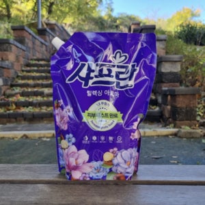 샤프란 섬유유연제 1.6L 릴렉싱아로마 리필 엘지생활건강