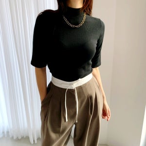 여성목티 반목폴라티 이너 골지 흰색 검정 목폴라