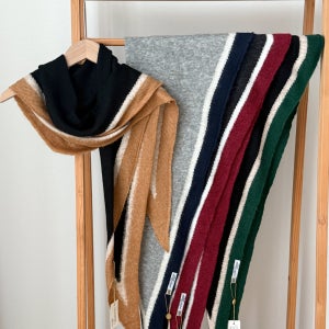 아임파인 캐시미어 숄머플러 니트 삼각 어깨숄 마름모 목도리