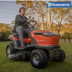 허스크바나 승용 승차식 잔디깍기 제초기 TS114 2024신형 측면배출 다양한 부대장비