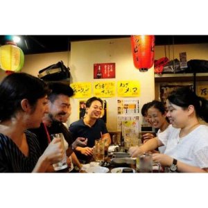 일본 도쿄 신주쿠 음료와 네온 나이트 라이프 투어