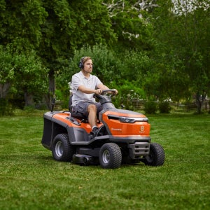 허스크바나 승용 승차식 제초기 TC114 (2024신형) 풀통 기본 장착