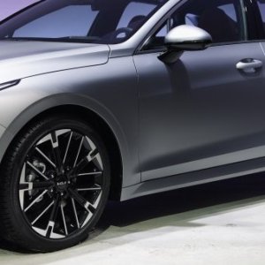2024 THE NEW K5 페이스리프트 19인치 휠 L2810 대품가능