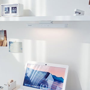 델로스 탈부착형 스탠드 무선 USB충전 휴대용