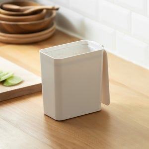 리블리홈 심플 화이트 미니 휴지통 주방 사무길 거실 화장실 책상 쓰레기통 소품수납
