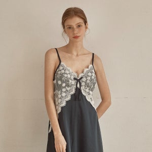 여성 오드리 샤틴 민소매 브라캡내장 슬립 원피스 잠옷(2C)