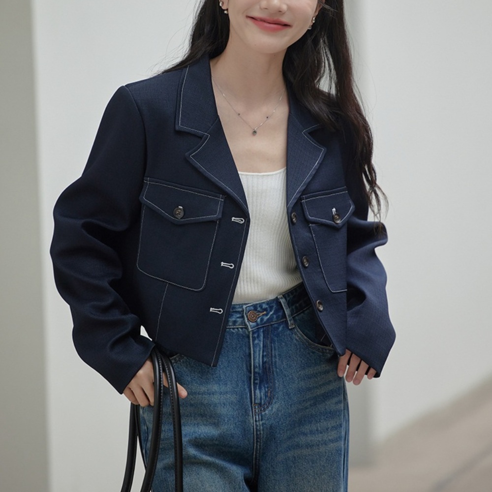 네이비 화이트 스티치 크롭 자켓 유니크 캐주얼 연예인 패션 코디 봄 가을 학생 ootd
