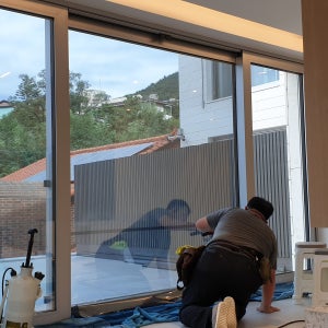 사생활보호필름 시선차단 안보이는 유리창 썬팅지 반사필름 주거공간 아파트 베란다 열반사거울필름 [ 주문재단 / 100cm x 100cm ]