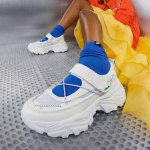 [클립] 소가죽 스탠딩 스니커즈 발레코어 메리제인 운동화 ATYP 새일 -CL0502OW 6.5cm