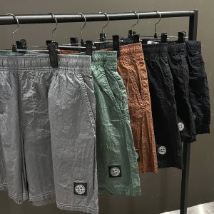 (국내배송) 25 24 SS 스톤아일랜드 반바지 나일론 메탈 스웜팬츠 B100006 B0943