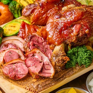농가살리기 겉바속촉 독일식 통족발 슈바인학센 700g (소스증정)
