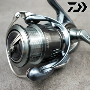 다이와 23 에어리티 SF 스피닝릴 한국다이와정공 2000SS-P