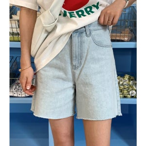 (무료배송)뮤턴 4부 데님 하프팬츠(3color,S~XL) [봄 데님팬츠 코튼팬츠 반바지 4부 3부 코튼 연청 화이트 블랙 데미지 커팅 단추 데일리룩 캠퍼스룩 출근룩]