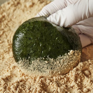 30년 전통 쑥인절미 해풍쑥떡 쑥떡 영양떡 1kg + 콩고물 150g 개별포장 식사대용