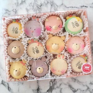 [캐릭터12구랜덤세트]머랭퀸 수제마카롱 선물 12구상자 캐릭터마카롱 뚱카롱 택배