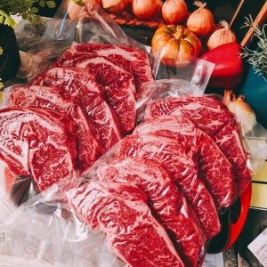 후기1등 찰진등심 선별상품1kg박스(감칠맛 비법숙성-실속도매팩)