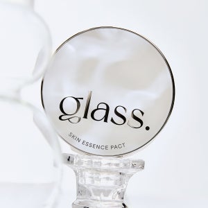 에이지투웨니스 글래스 스킨 에센스 팩트 글로우 12.5g 본품+리필(+퍼프2매,폼20g) (SPF50+) 광채 촉촉 파운데이션