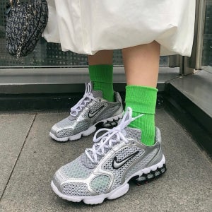 나이키 에어 줌 스피리돈 케이지 2 메탈릭 실버 CJ1288-001 한정판 데일리슈즈 운동화