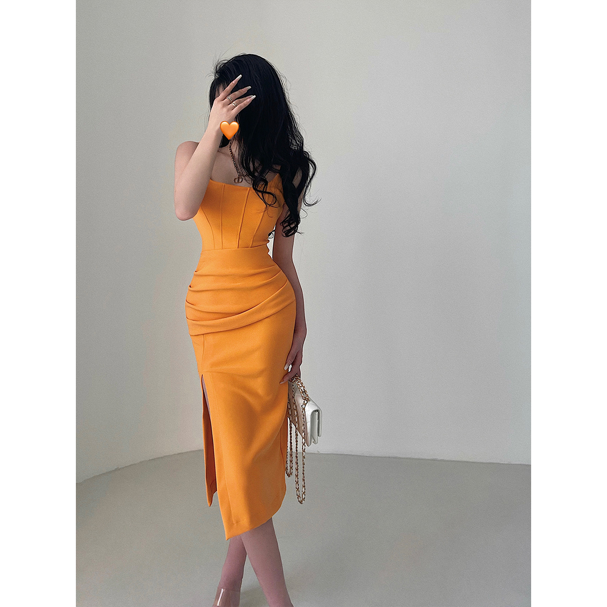 날씬해보이는 휴가철 바캉스룩 스퀘어넥 슬림핏 미용실의상 민소매원피스