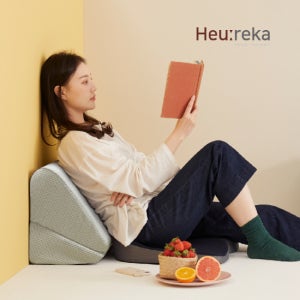 휴레카 삼각 등받이 쿠션 색상 베이지+추가커버 허리 받침대 쇼파 침대 받침 세모 베개